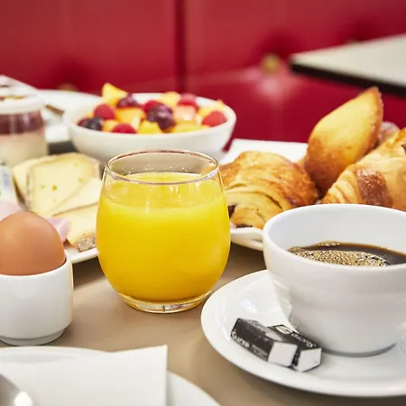 Hotel Des Artistes 3*