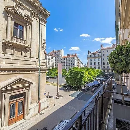 Des Artistes Hotell Lyon