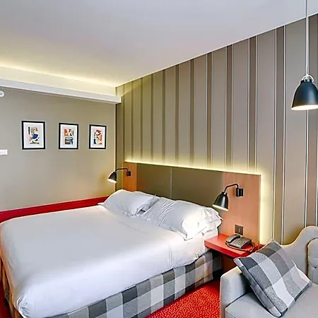 Des Artistes Hotell 3*