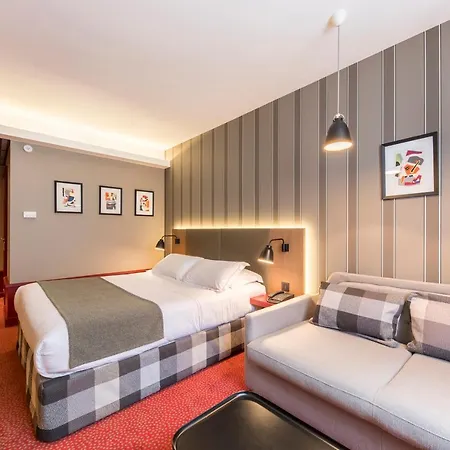 Des Artistes Hotel