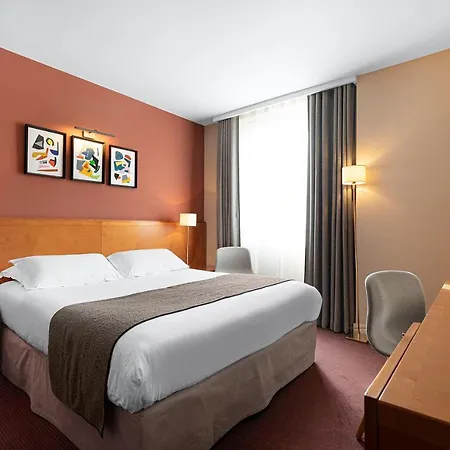 Des Artistes Hotel
