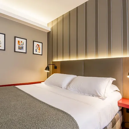 Des Artistes Hotel 3*