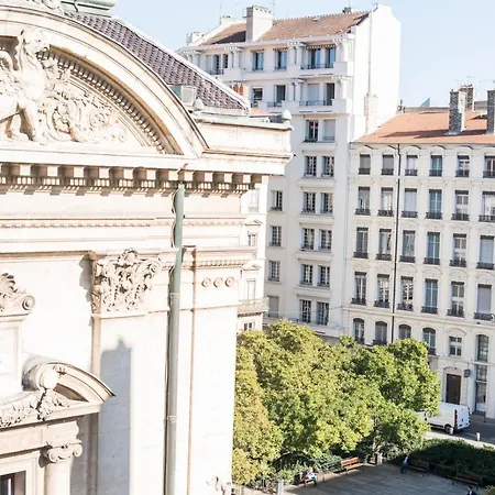 Des Artistes Hotel