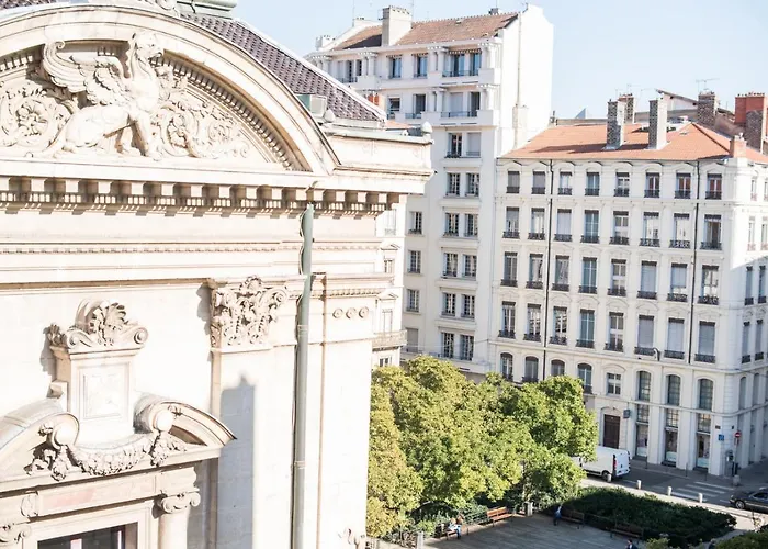 Des Artistes Отель